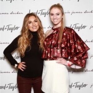 LEA & VIOLA Tiered Ruffle Maroon Floral One-Shoulder Blouse